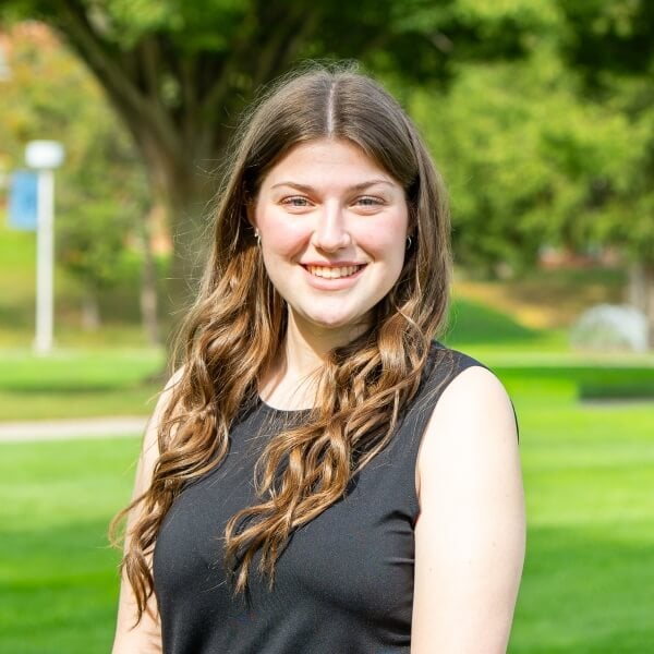 Headshot of Rebecca Collins